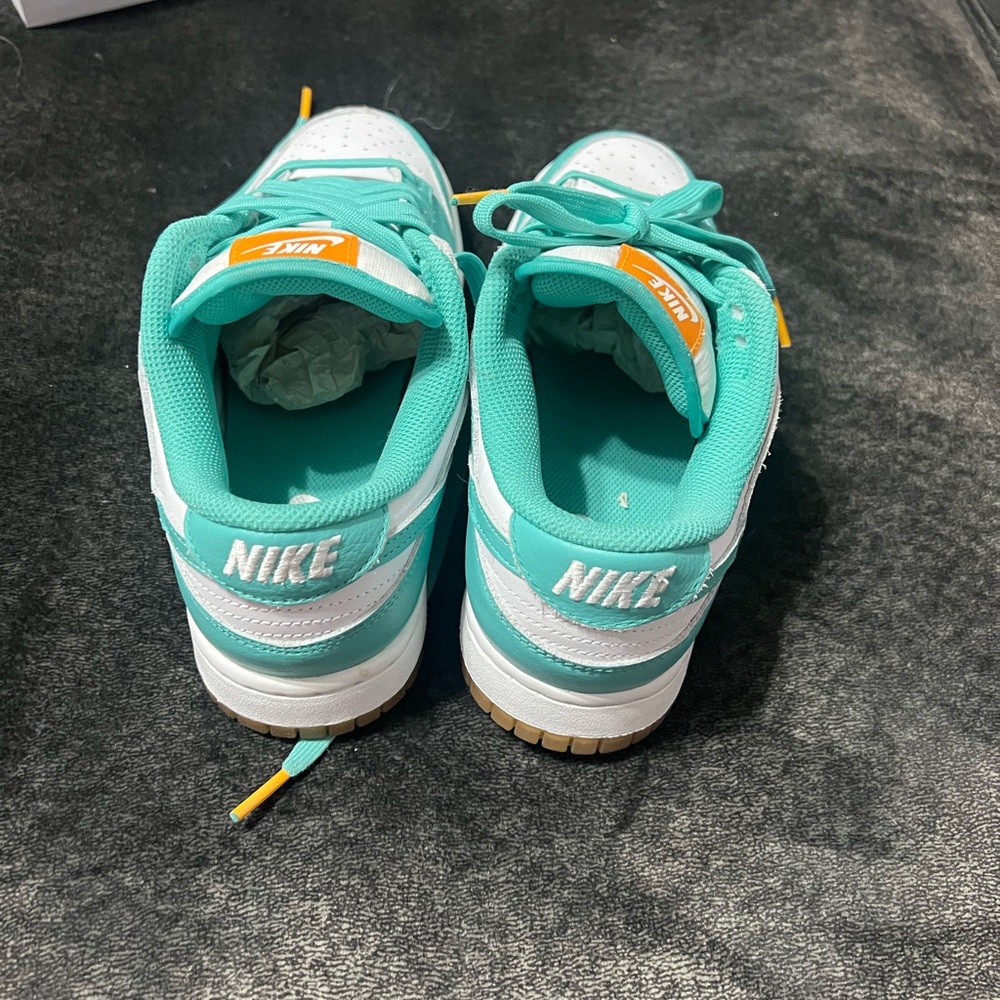 Nike Dunks - Picture 2 of 4